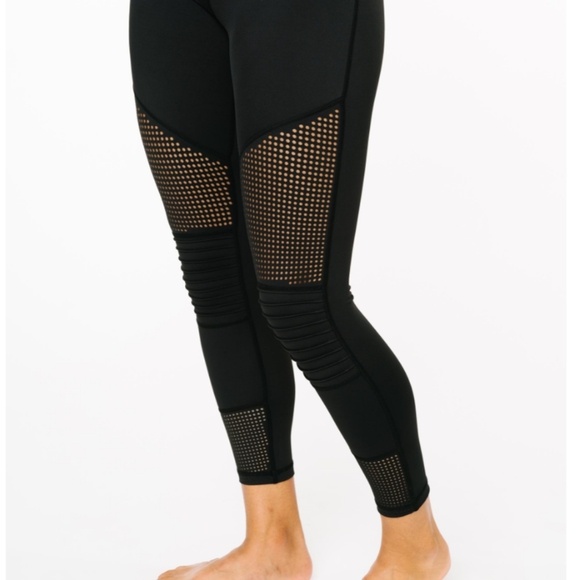 Black moto light n tight hi rise 24" size 8-10 - Picture 2 of 3